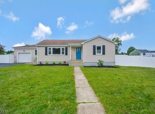 910 Newark Ave, Manville, NJ 08835