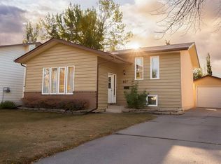 897 NW Red Crow Blvd W, Lethbridge, AB T1K 5P5