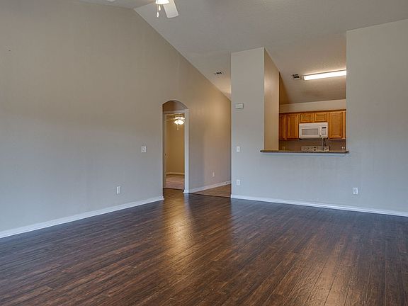 3rd image of 5009 Makenna Cir