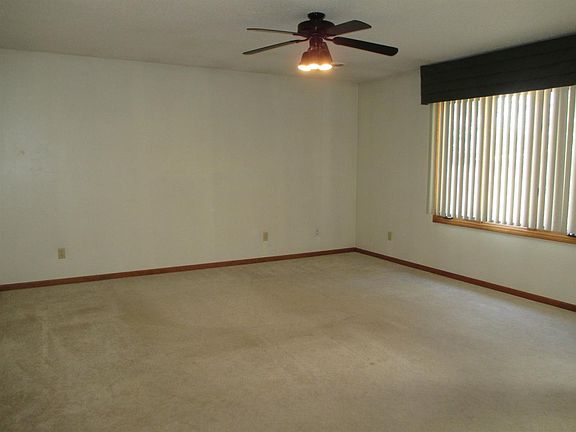 5th image of 318 Clydesdale Cir