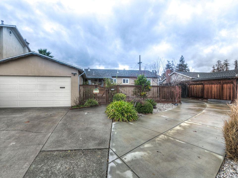 1st image of 3379 Cherry Ave