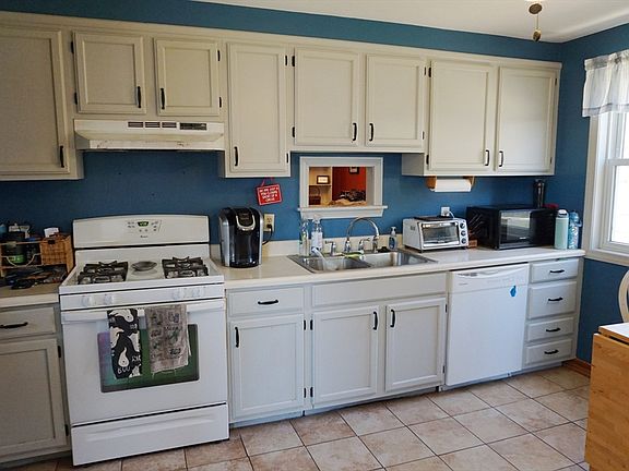 4th image of 112 Durant St