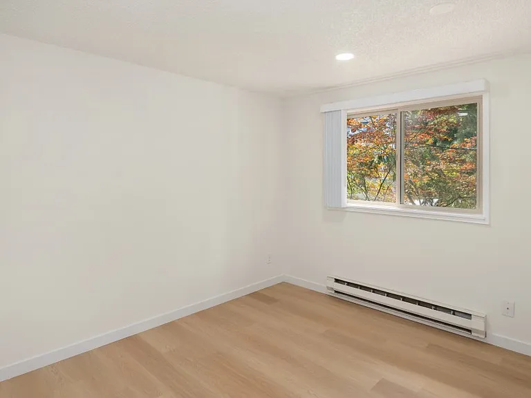 Evergreen Residences — Photo 10