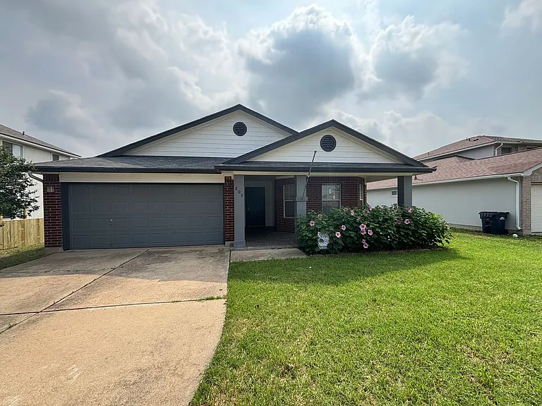 800 Riverway Ln — Photo 1