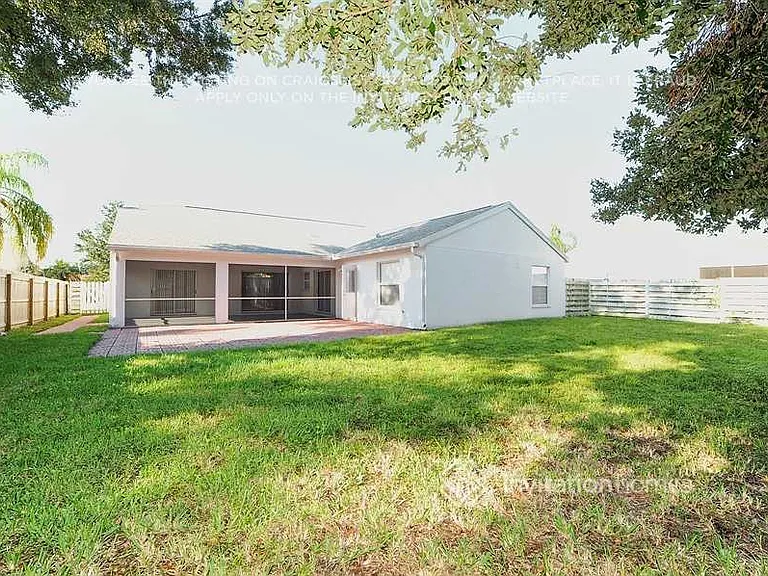 4526 Windsor Ct E — Photo 19