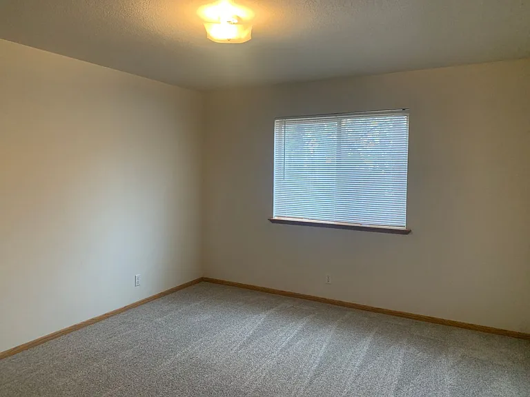 2211 NE Holliday Ave #1 — Photo 16