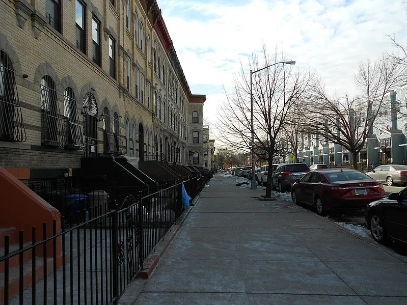 Building Photo 4