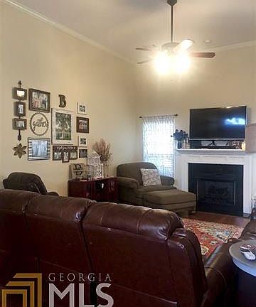 3rd image of 88 Glen Arbor Ln