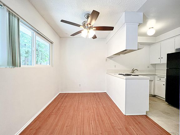 5th image of 363 W Lexington Dr APT 3
