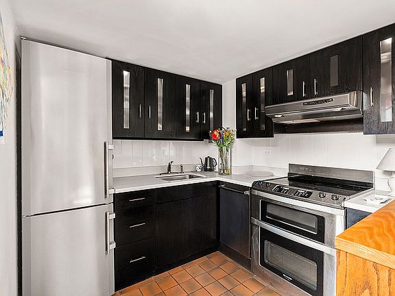 3rd image of 111 4th Ave APT 2O