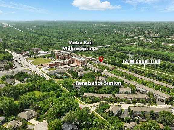 3rd image of 221 Willow Blvd
