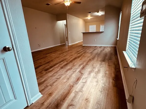 208 Voss, Kyle, TX 78640