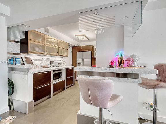 4th image of 6770 Indian Creek Dr APT 4D