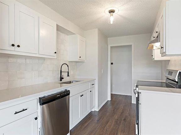 3rd image of 4003 SE 14th Pl