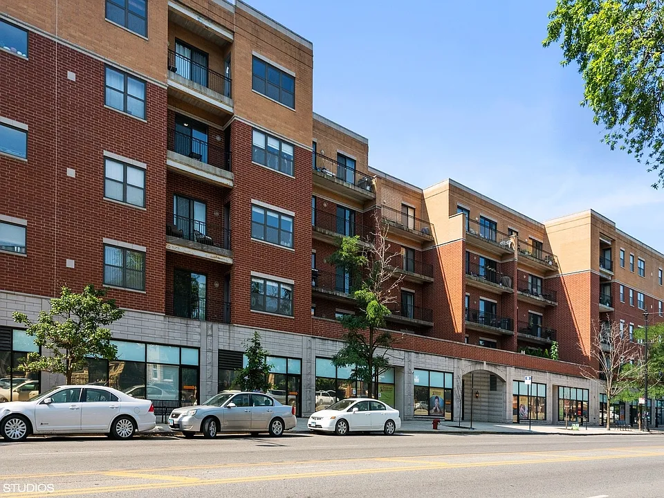 3125 W Fullerton Ave #419