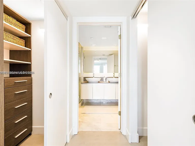 9821 E Bay Harbor Dr #503 — Photo 12