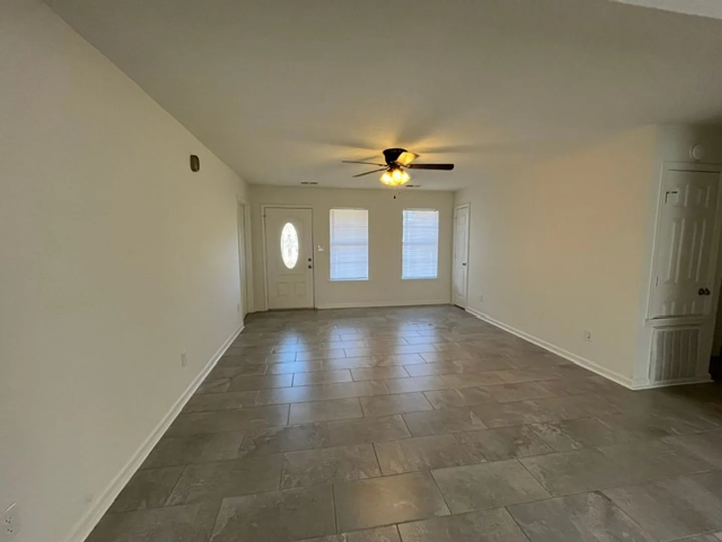 Renovated 3 Bedroom 2 Bath Home for Rent! — Photo 2