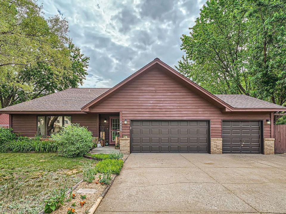 2425 Brookdale Ct N, Brooklyn Park, MN 55444 Zillow