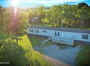 2078 Lone Mountain Rd, Tazewell, TN 37879