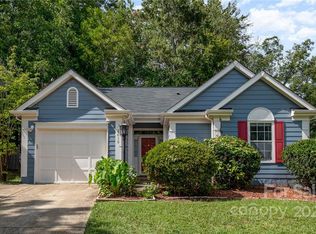 8619 Lockerbie Ln, Charlotte, NC 28215
