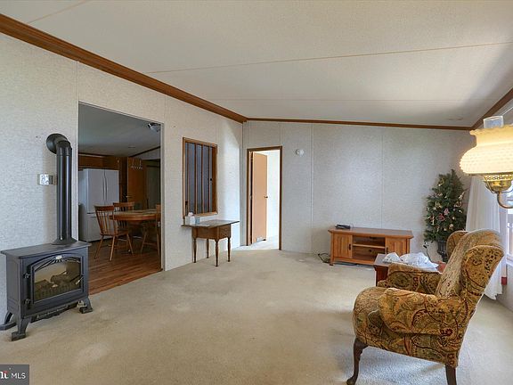 4th image of 110 Clearfield Ct E