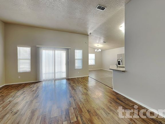 2nd image of 129 Redwood Pl SW