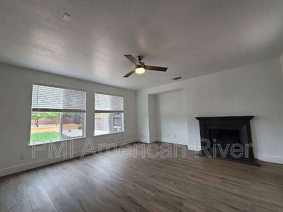 3rd image of 4265 Thalia Way