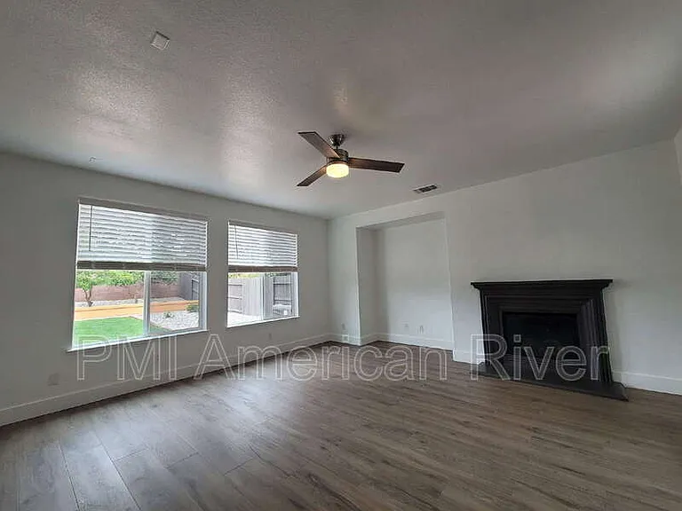 4265 Thalia Way — Photo 3