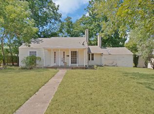 515 Frontier St, River Oaks, TX 76114