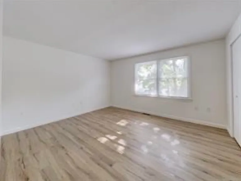 54 Oak St #11 — Photo 17