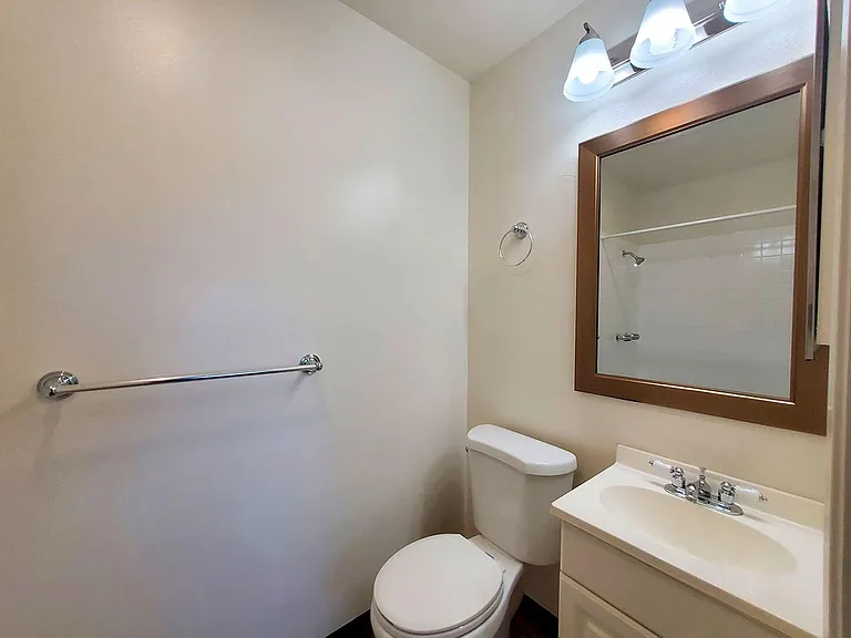 Parks Ave. Apartments — Photo 43