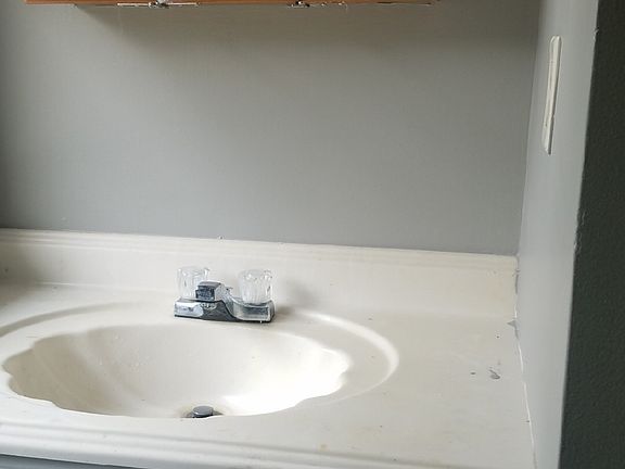 5th image of 222 Hackberry Dr #01