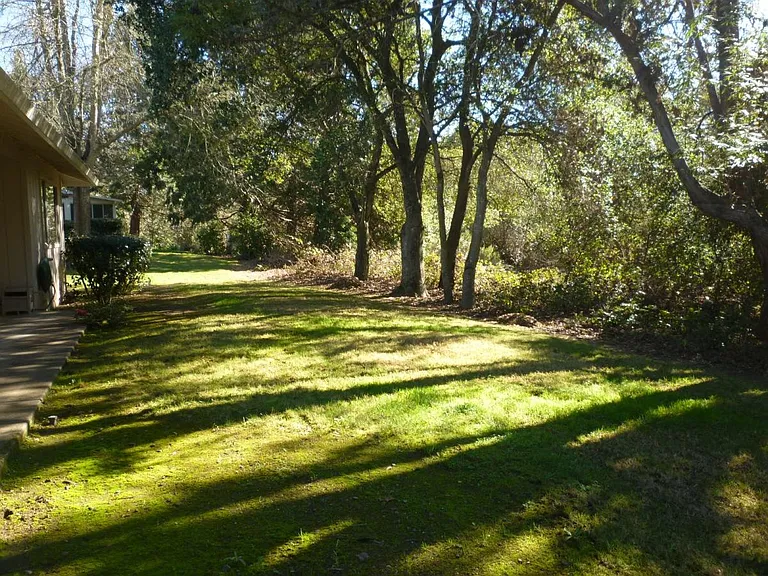 Meadowridge Ct — Photo 5