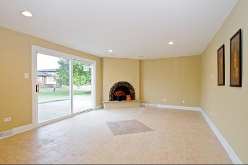 5th image of 341 Minerva Ave
