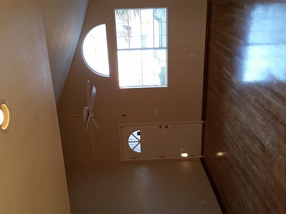 4th image of 6735 N Dante Ave