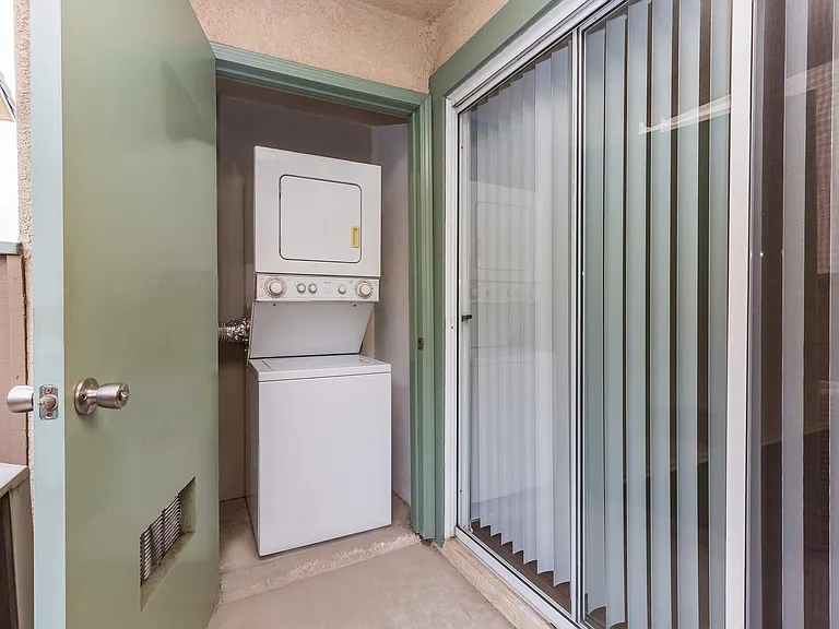 Windrose Apartments — Photo 16
