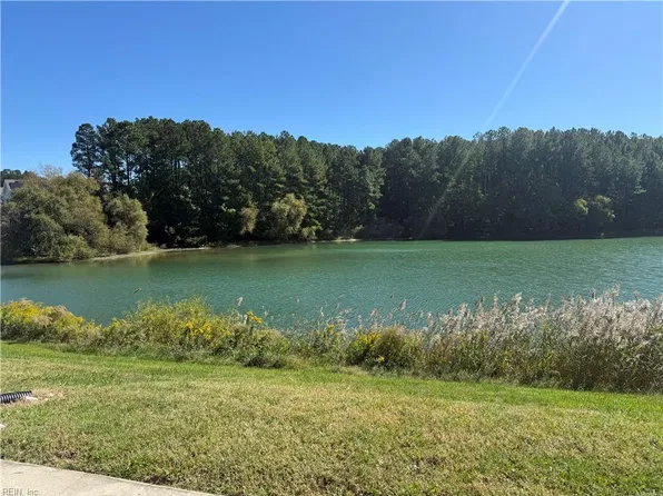129 Kenny Ln, Smithfield, VA 23430