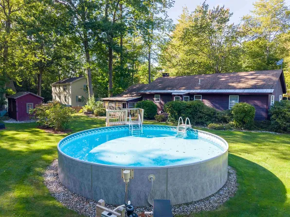 45 Ledgewood Road, Claremont, NH 03743
