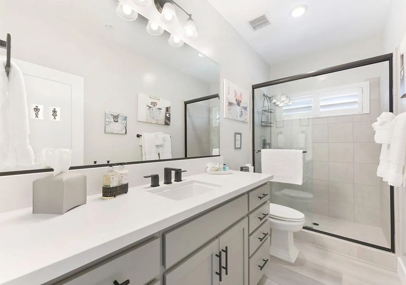 Rocklins Finest and Stylish MidTerm Stay in Elite Neighborhood — Photo 3