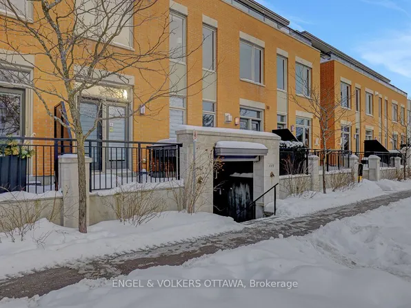 449 Edison Ave, Ottawa, ON K2A 1S5