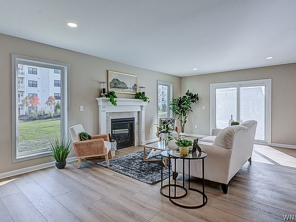 2nd image of 150 Cloverleaf Ct #1