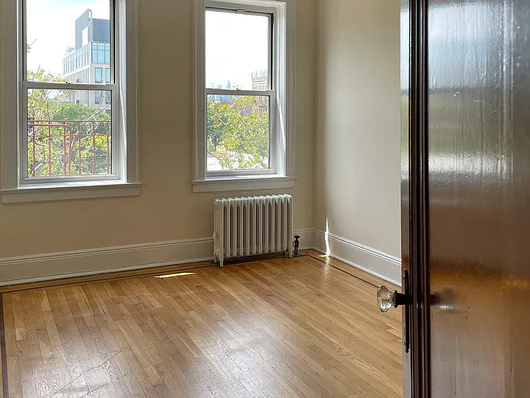 31-15 21st Ave #4C — Photo 3