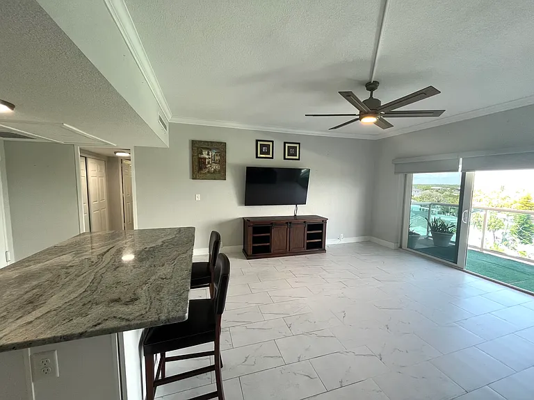 880 Mandalay Ave #N502 — Photo 11