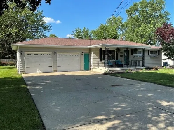 535 Geneva Ave, Struthers, OH 44471