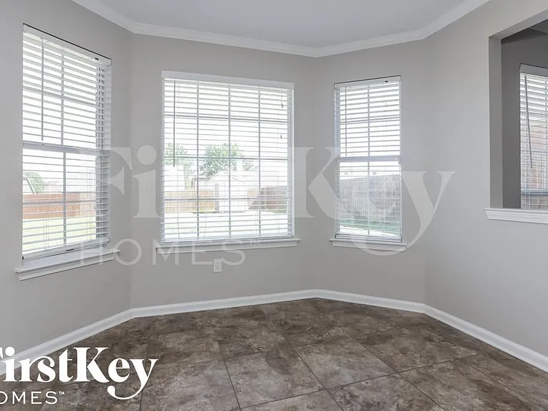 4922 Noel Mission Dr — Photo 4