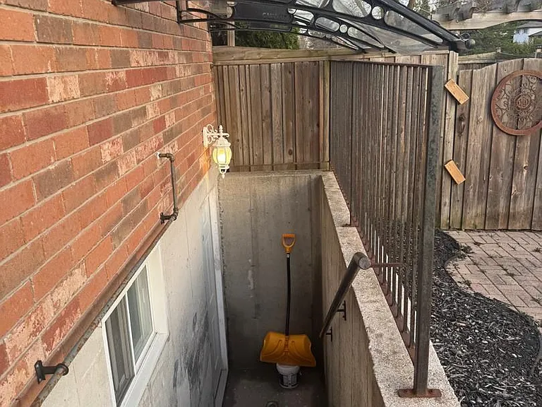 229 Sproule Dr #BASEMENT — Photo 14