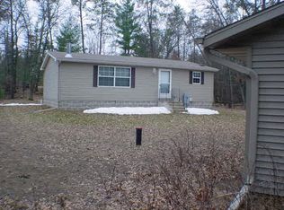 W4995 Chippewa Dr, Shawano, WI 54166