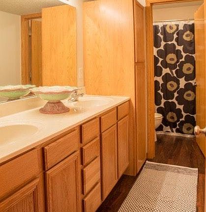 3rd image of 370 W Cherry St APT 3