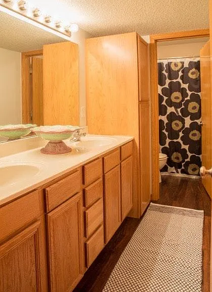 370 W Cherry St #1 — Photo 3