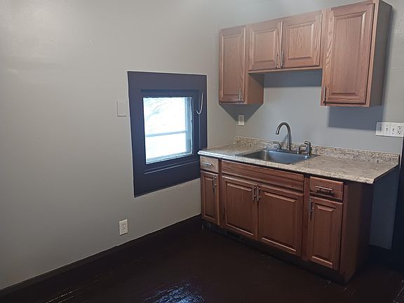2nd image of 7410 Wentworth Ave #2